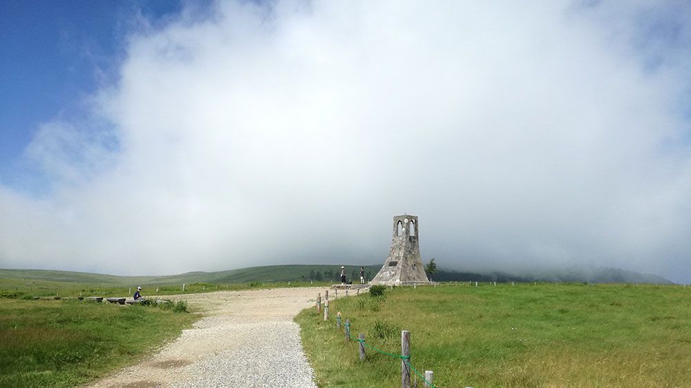 美ヶ原高原の美しの塔